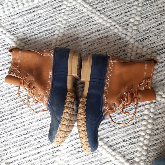 Bean Boots by L L Bean Size 8M | Leather Upper | Navy Rubber | Duck Boot - Picture 3 of 13